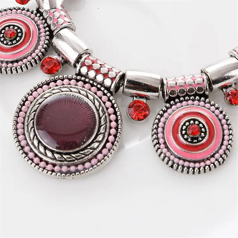 Vintage Gem Choker Necklace - Retro Statement Jewelry