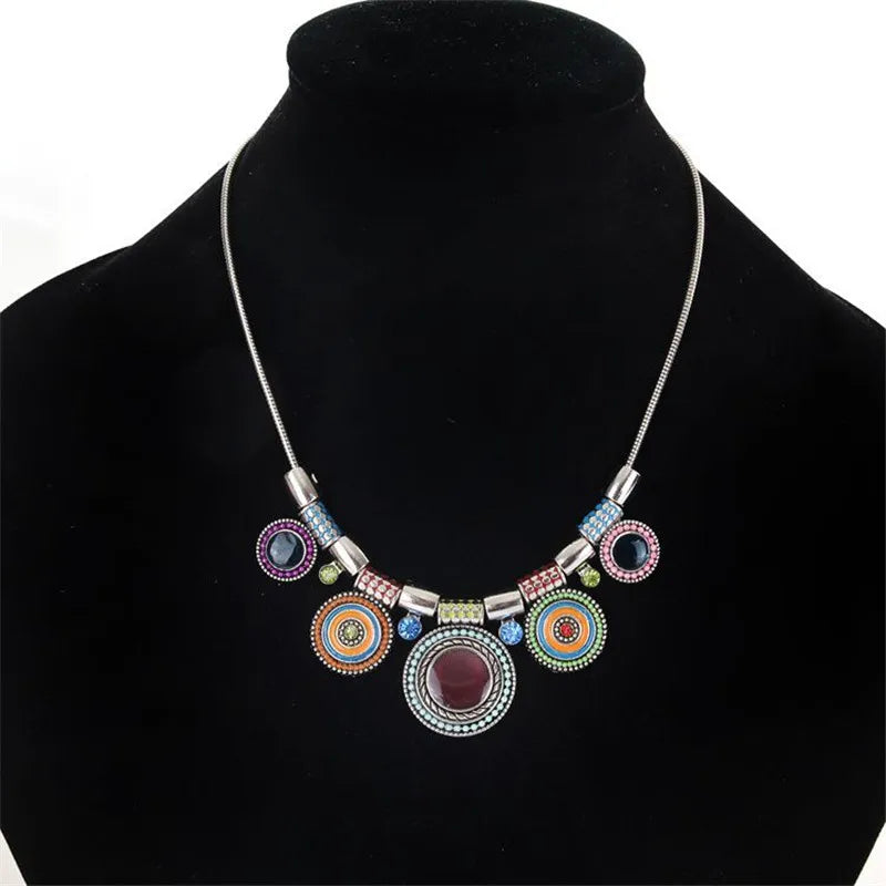 Vintage Gem Choker Necklace - Retro Statement Jewelry