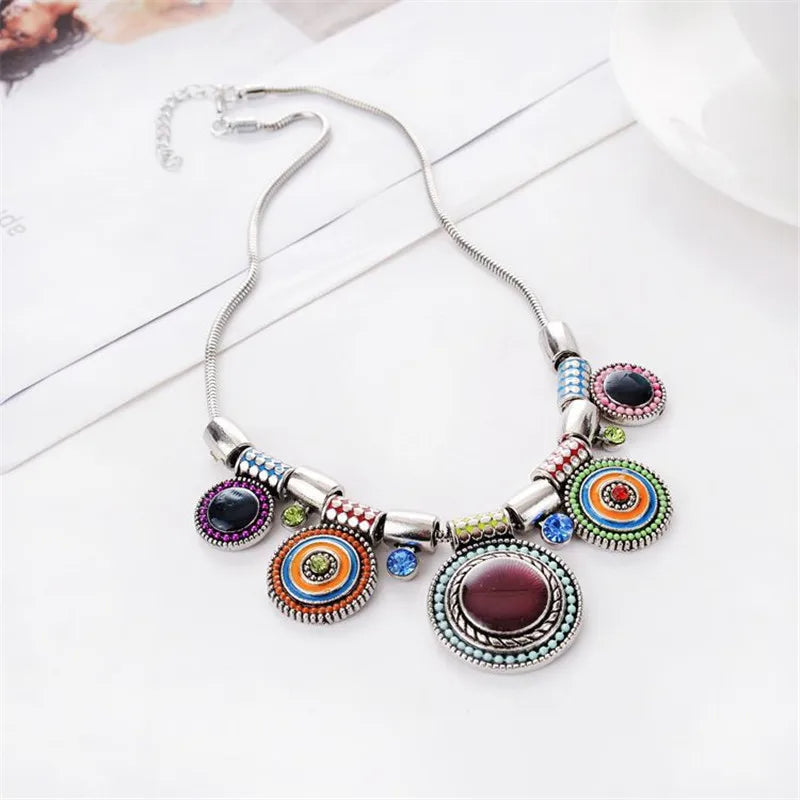 Vintage Gem Choker Necklace - Retro Statement Jewelry