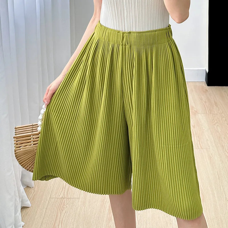 Premium Pleated Mid-Length Shorts - High Waist Relaxed Fit