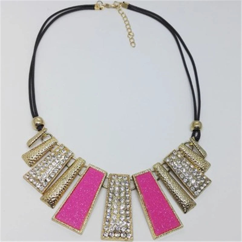 Vintage Gem Choker Necklace - Retro Statement Jewelry