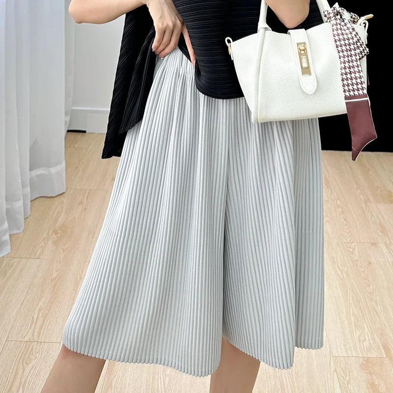 Premium Pleated Mid-Length Shorts - High Waist Relaxed Fit