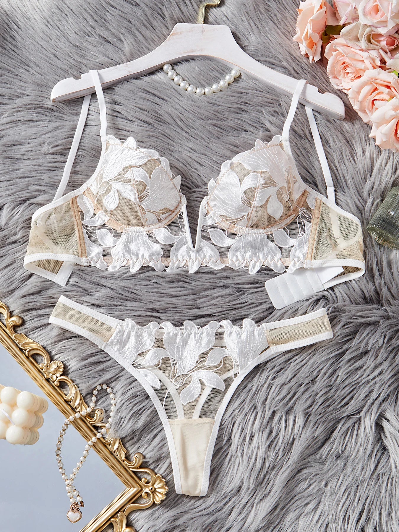 Lace Bra & Thong Lingerie Set - Romantic Push-Up Design