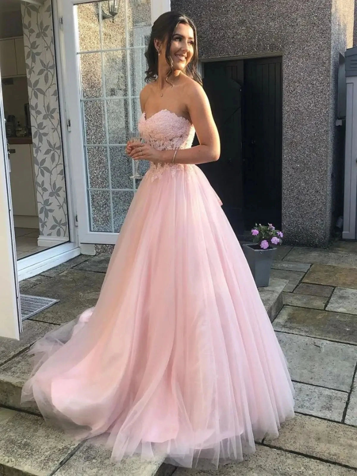 Customized Prom Dresses Tulle Pink Sweetheart Strapless Ball Gown Elegant Strapless Women Evening Gowns Formal Party Dress