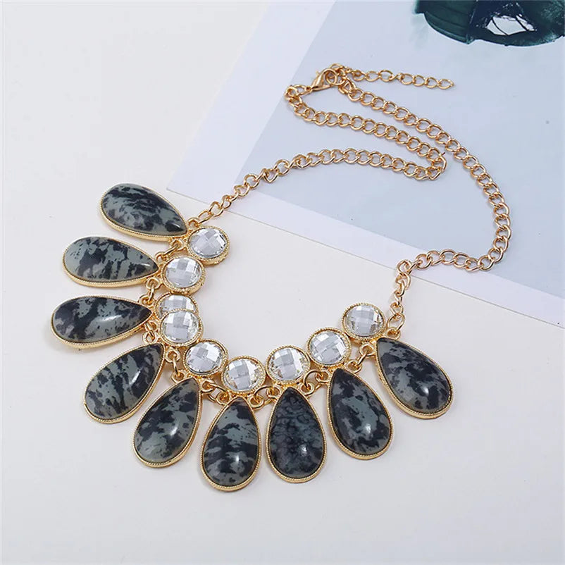 Vintage Gem Choker Necklace - Retro Statement Jewelry