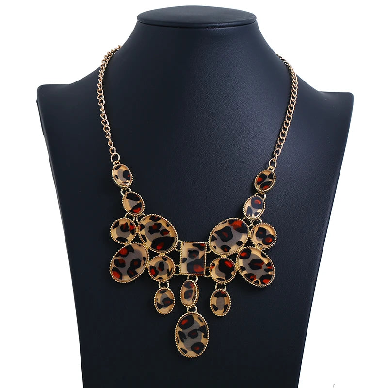 Vintage Gem Choker Necklace - Retro Statement Jewelry