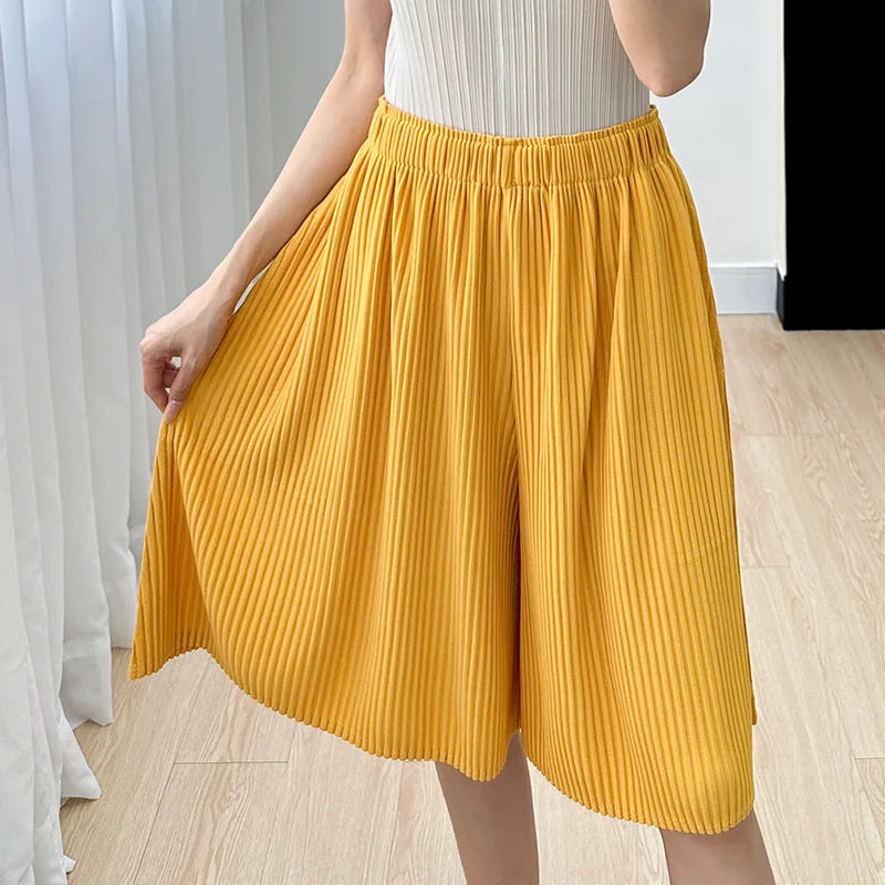 Premium Pleated Mid-Length Shorts - High Waist Relaxed Fit