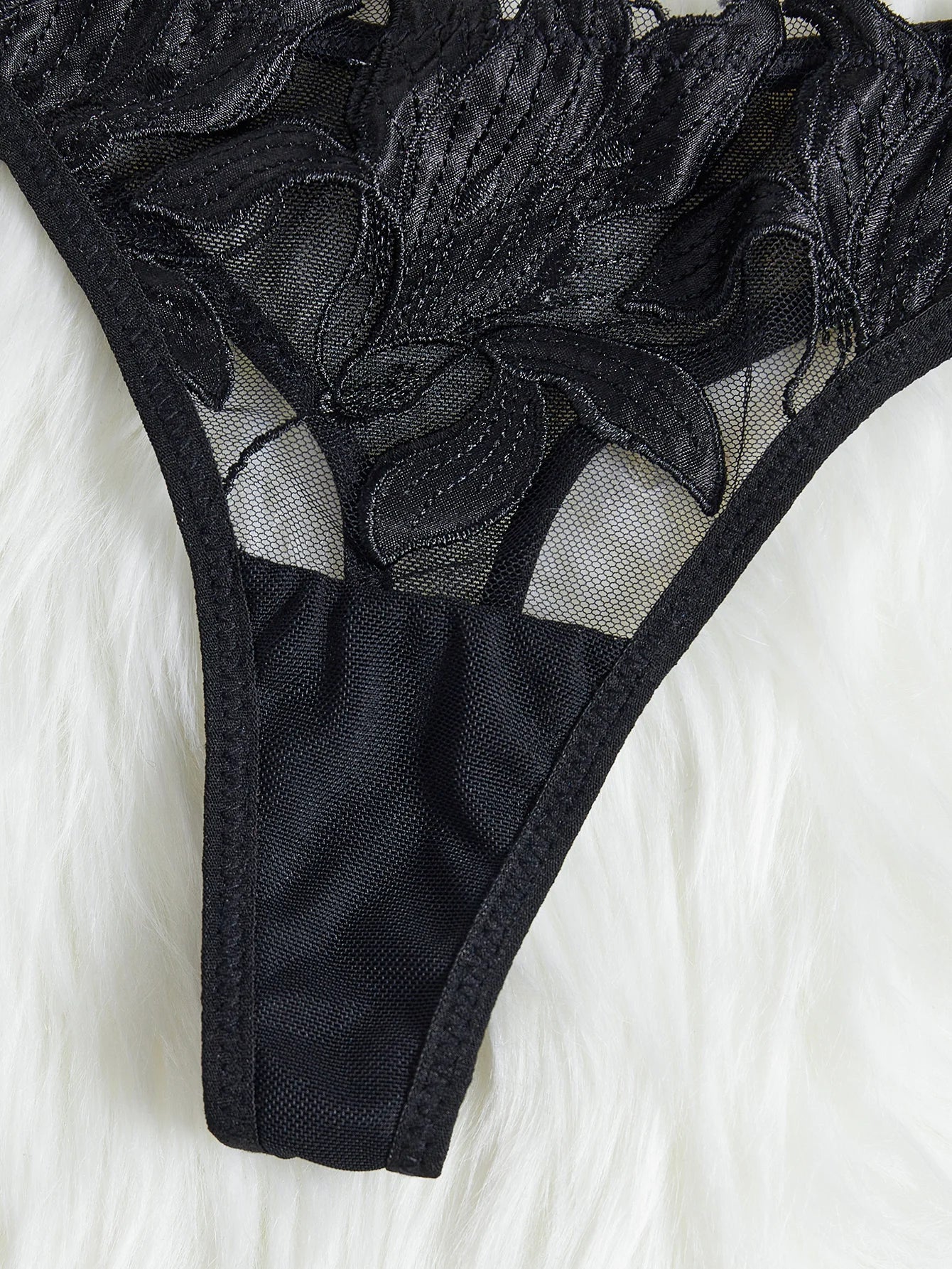 Lace Bra & Thong Lingerie Set - Romantic Push-Up Design