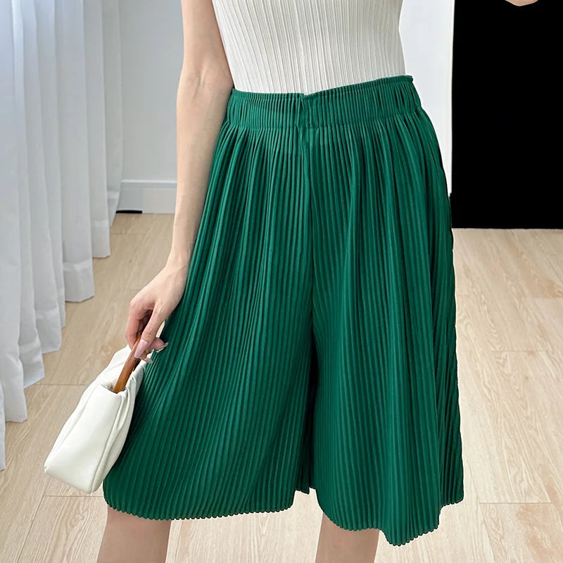 Premium Pleated Mid-Length Shorts - High Waist Relaxed Fit