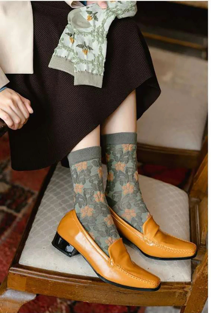 Retro Embroidered Flower Socks - 5 Pair Cozy Gift Set