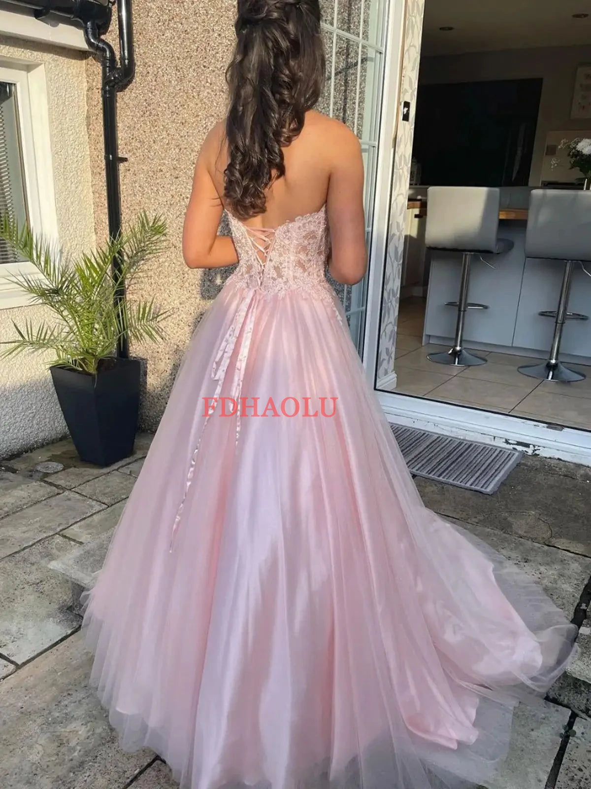 Customized Prom Dresses Tulle Pink Sweetheart Strapless Ball Gown Elegant Strapless Women Evening Gowns Formal Party Dress