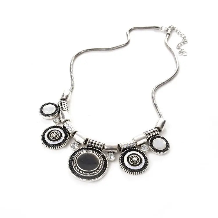 Vintage Gem Choker Necklace - Retro Statement Jewelry