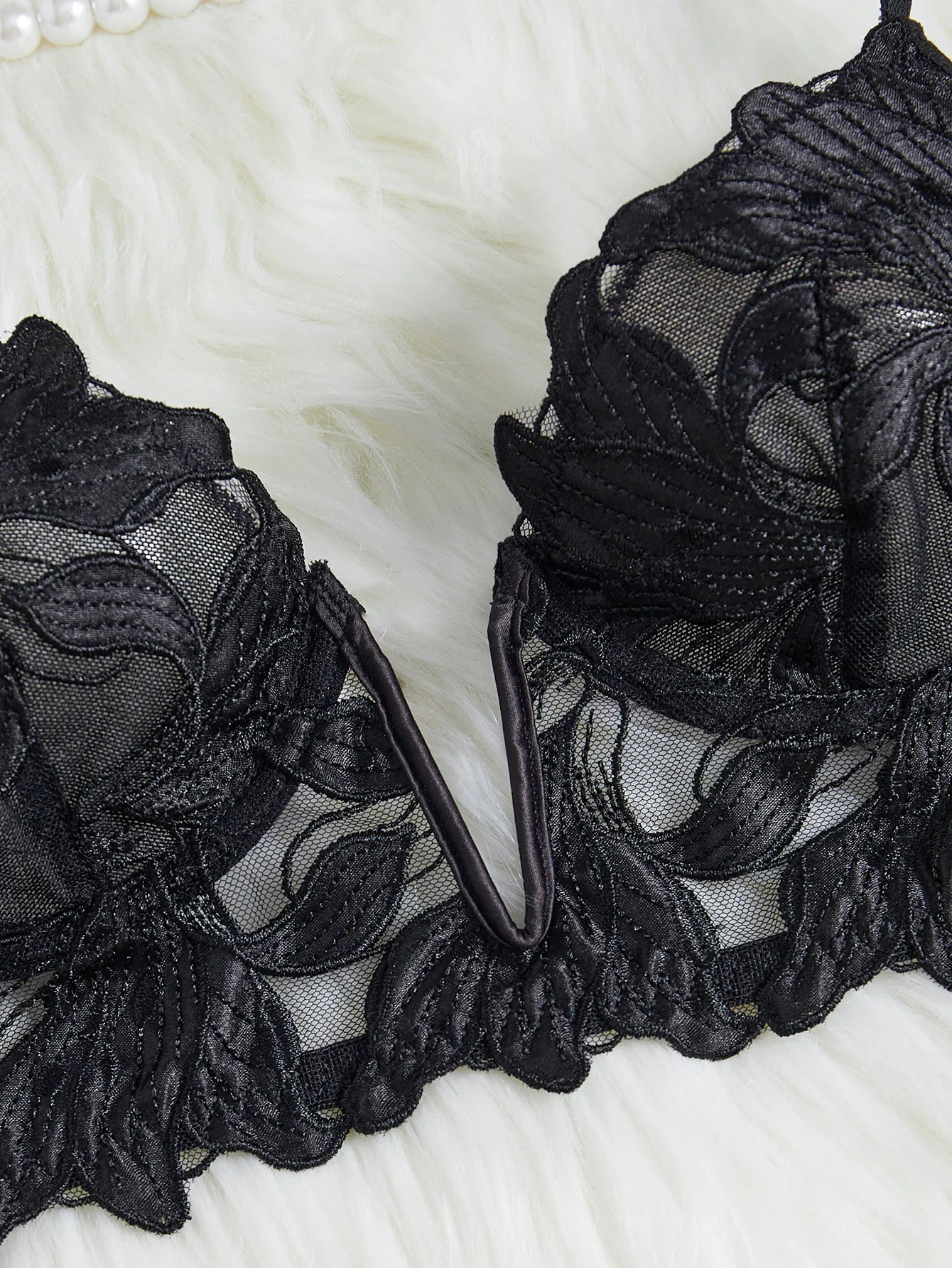 Lace Bra & Thong Lingerie Set - Romantic Push-Up Design