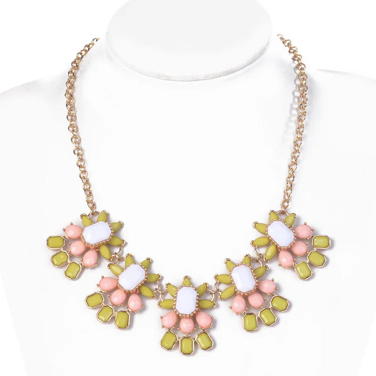 Vintage Gem Choker Necklace - Retro Statement Jewelry