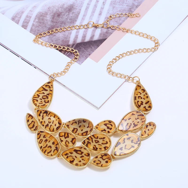 Vintage Gem Choker Necklace - Retro Statement Jewelry